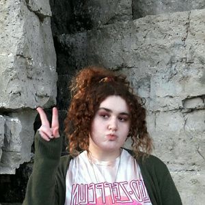 Meet your Posher, Chloe